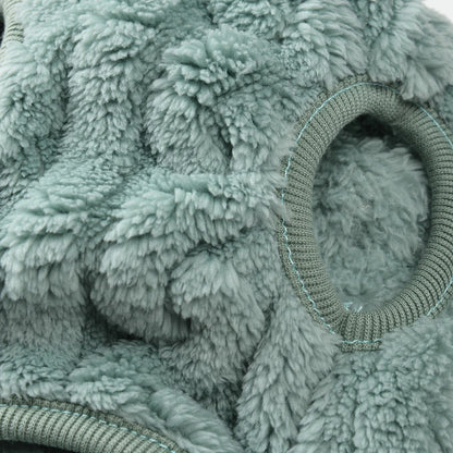 Miękki sweterek dla pupila-pieska lub kotka kot – styl i komfort na chłodne dni